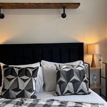 Fully Serviced Three Bed House In 杜伦 外观 照片
