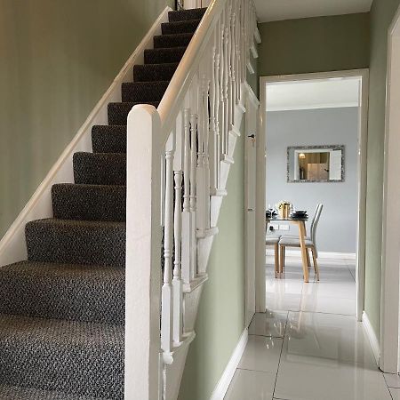 Fully Serviced Three Bed House In 杜伦 外观 照片