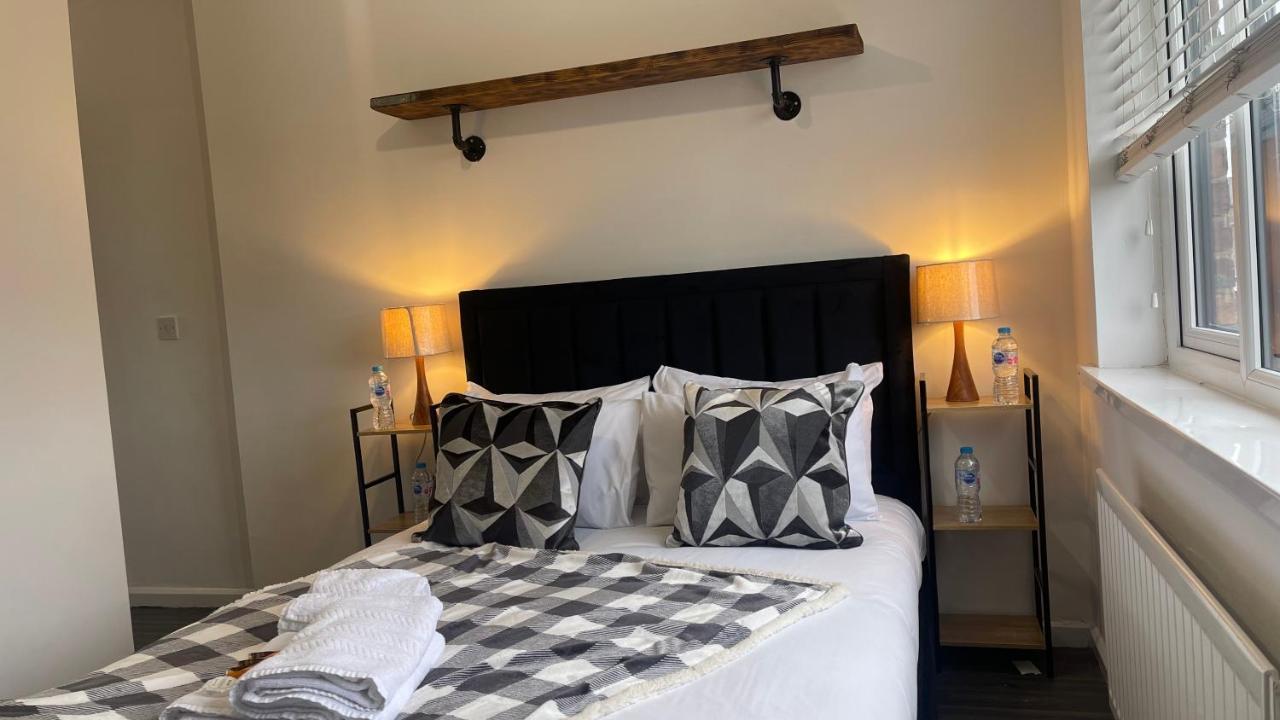 Fully Serviced Three Bed House In 杜伦 外观 照片