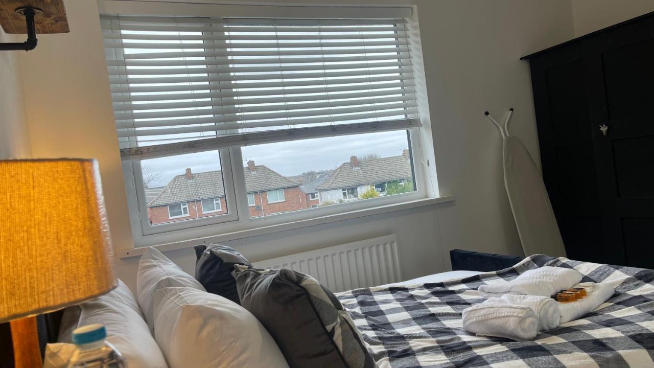 Fully Serviced Three Bed House In 杜伦 外观 照片