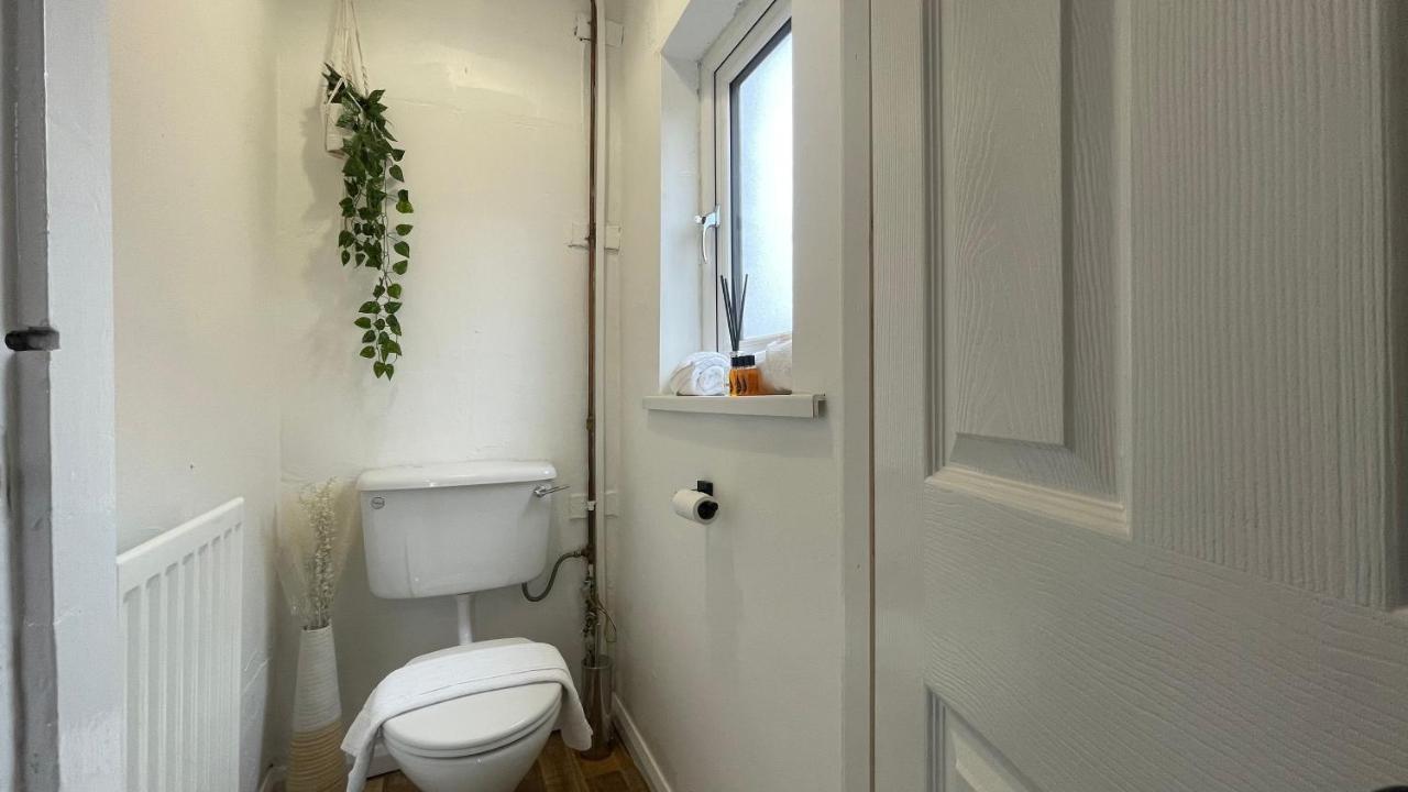 Fully Serviced Three Bed House In 杜伦 外观 照片