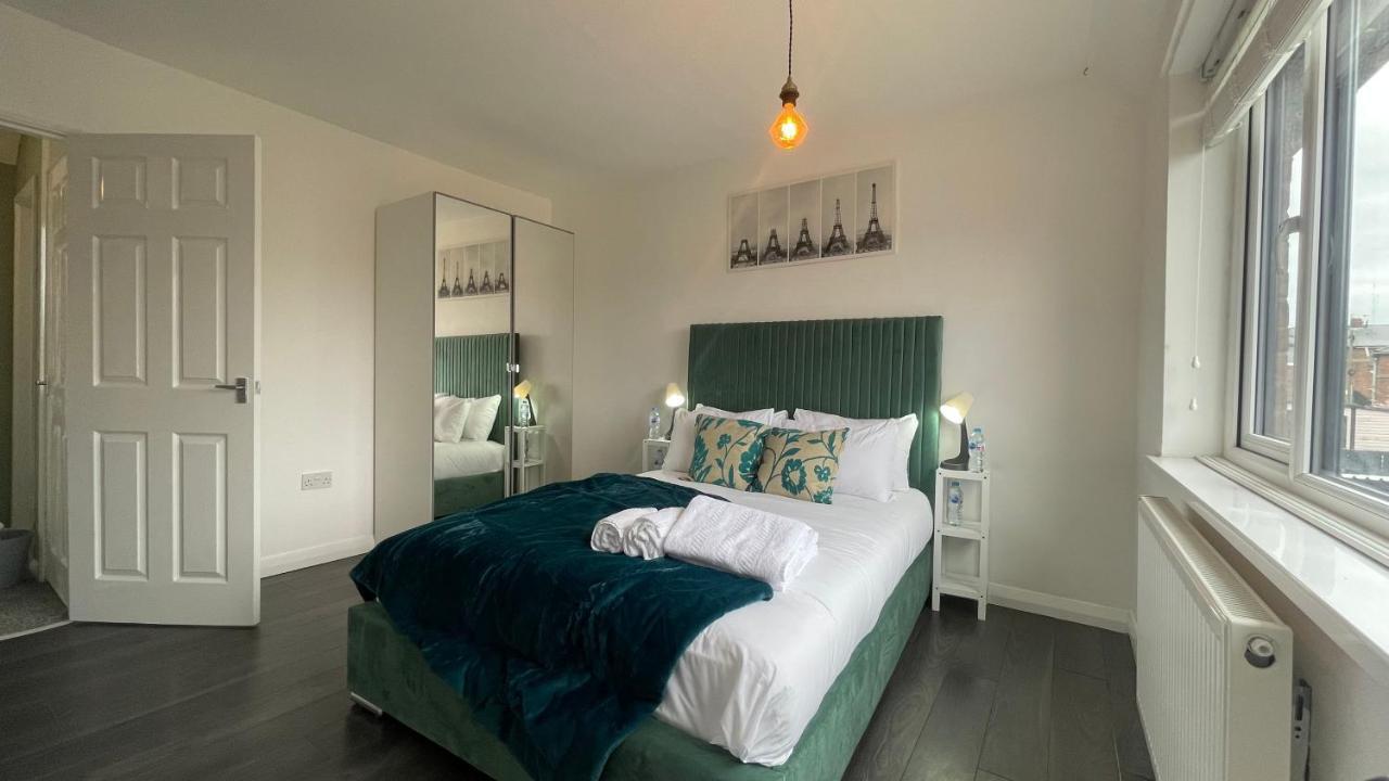 Fully Serviced Three Bed House In 杜伦 外观 照片